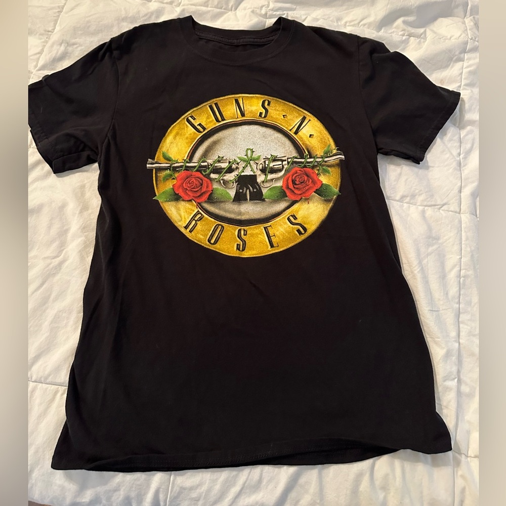 Adult small Guns N’ Roses T-shirt